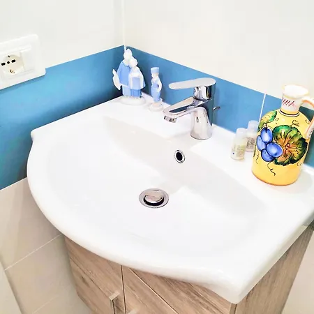 Bb Margherita Seaside, 20 Minutes From The Cinque Terre By Train 3* Moneglia