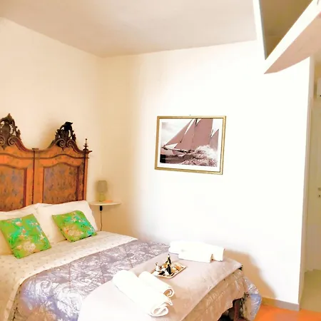 In 20 Steps From And 20 Minutes From The Cinque Terre By Train