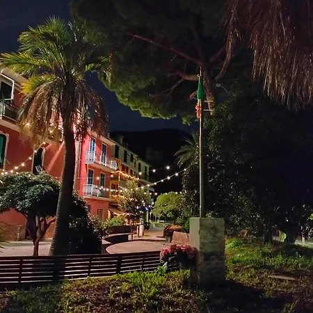 Konukevi Bb Margherita Seaside, 20 Minutes From The Cinque Terre By Train